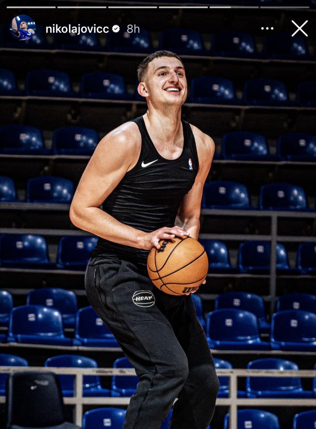 小约晒训练照，咋感觉瘦了nba季后赛尼克斯vs步行者 ​​​