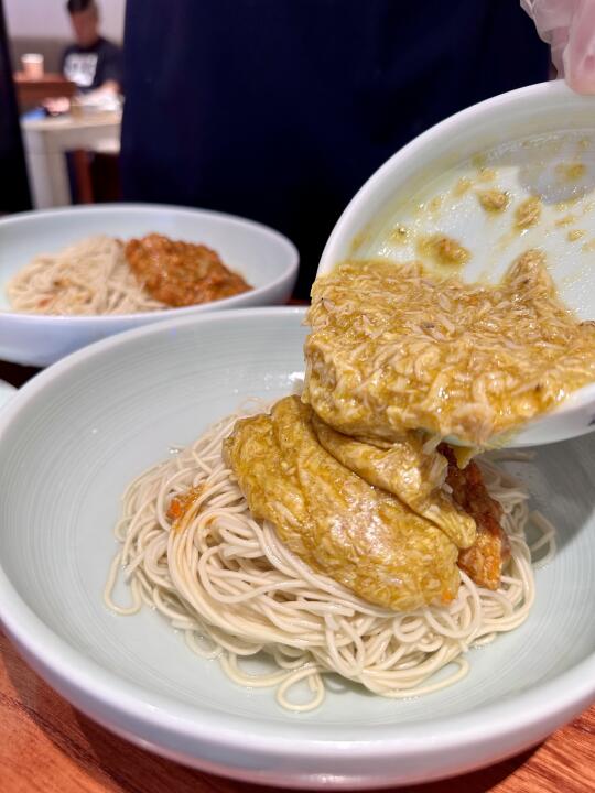 上海｜离开魔都必吃的传说中的蟹黄面来啦🍜✨