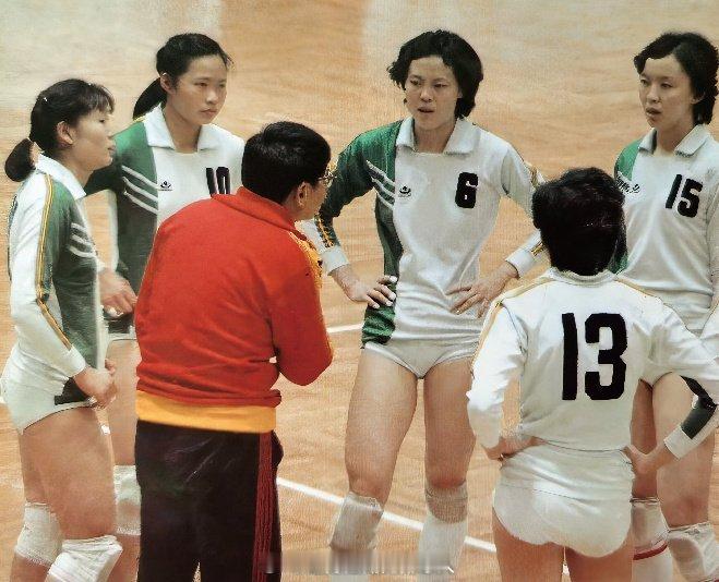 1983 1987年云南女排 8陈桂滇 10马欣欣 13李云武 15何燕 ​​​