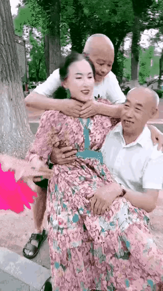 老没个老样，让晚辈脸丢尽了！！