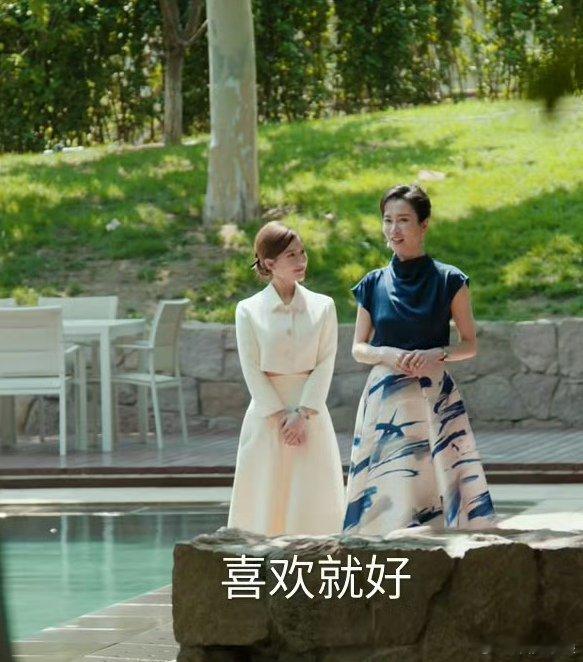 内娱两个偏矮女星的饭修粉丝都是基本法都不讲往190去硬拉长去P的她和卢真高妹饭修