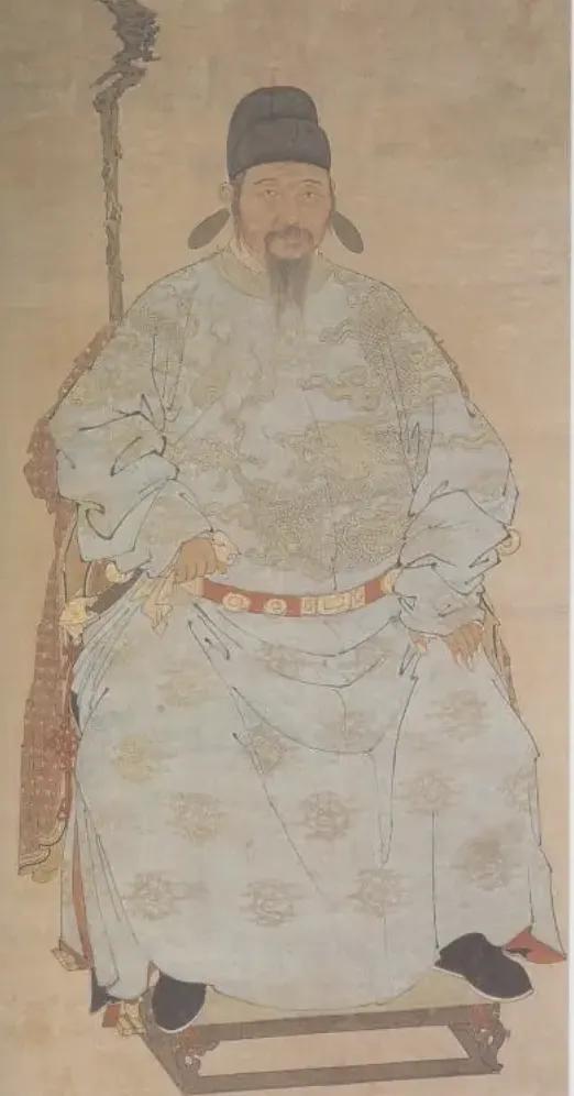 下图是朱元璋的姐夫李贞的画像，他是明朝最特殊的存在，其特殊在于：他深得朱元璋的敬