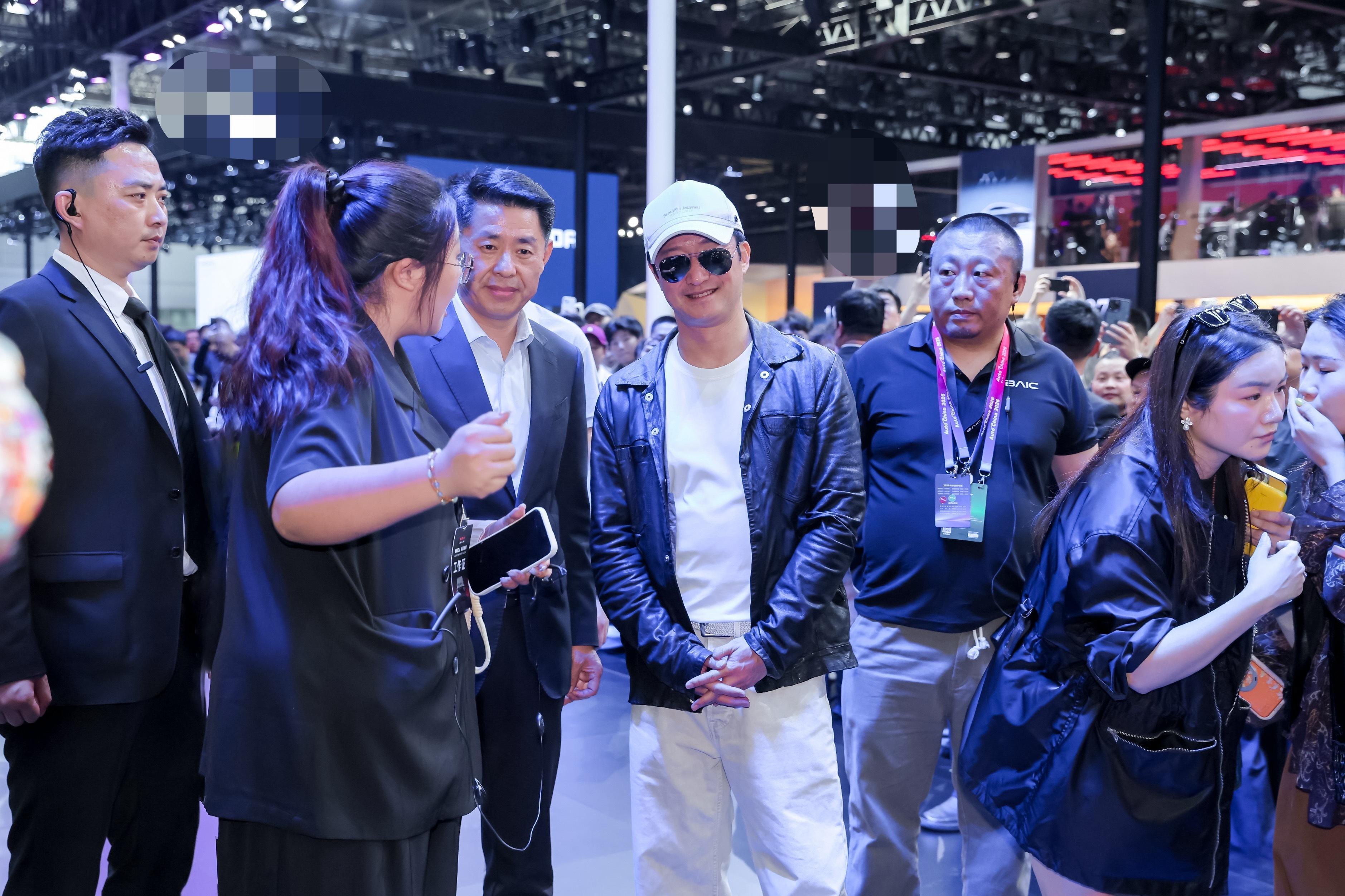 北京81展台偶遇吴京20万级方盒新选择北京81 昨天聂远来了，今天吴京也来打卡了