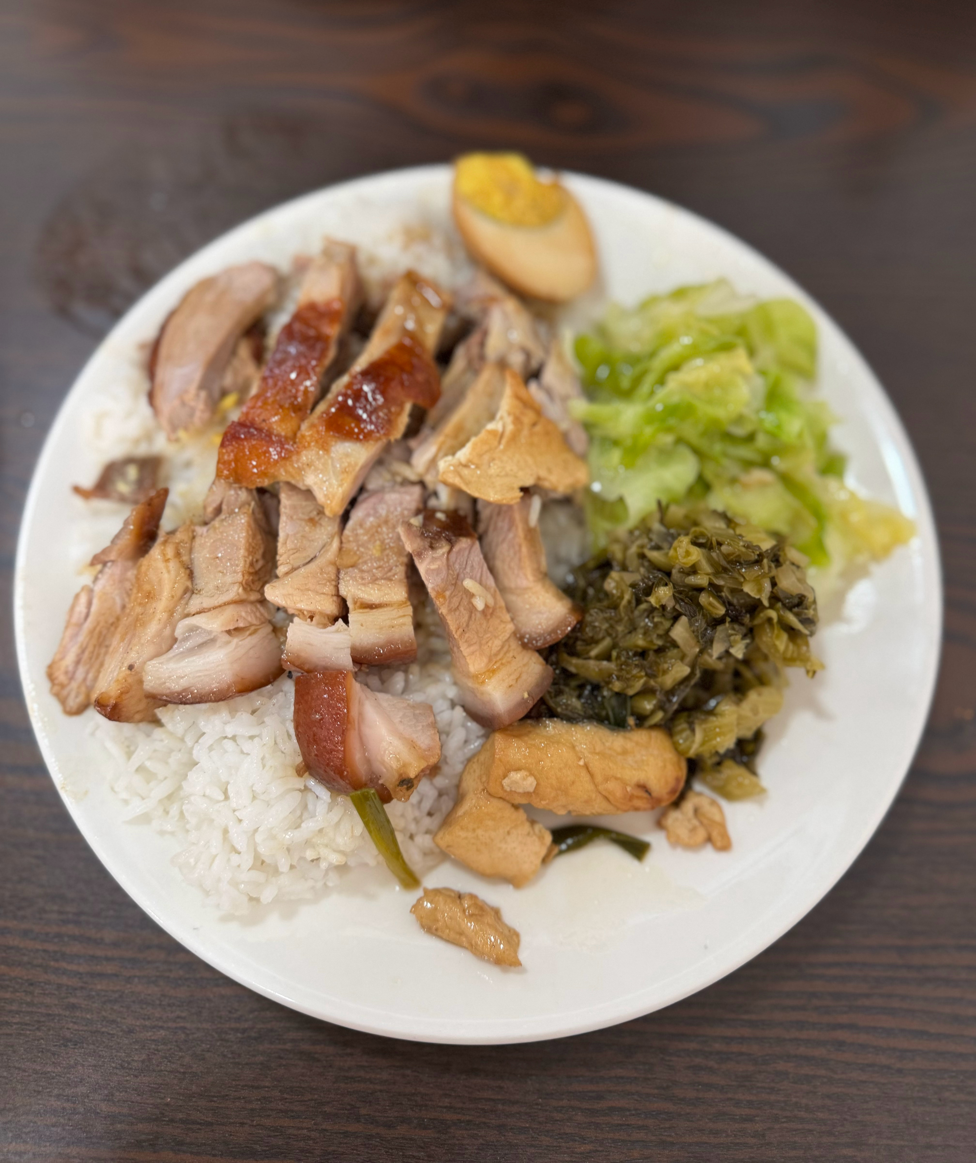 一碗隆江猪脚饭，吃出男人的浪漫但是说实话，我吃的这一家味道很一般，而且一份还要2