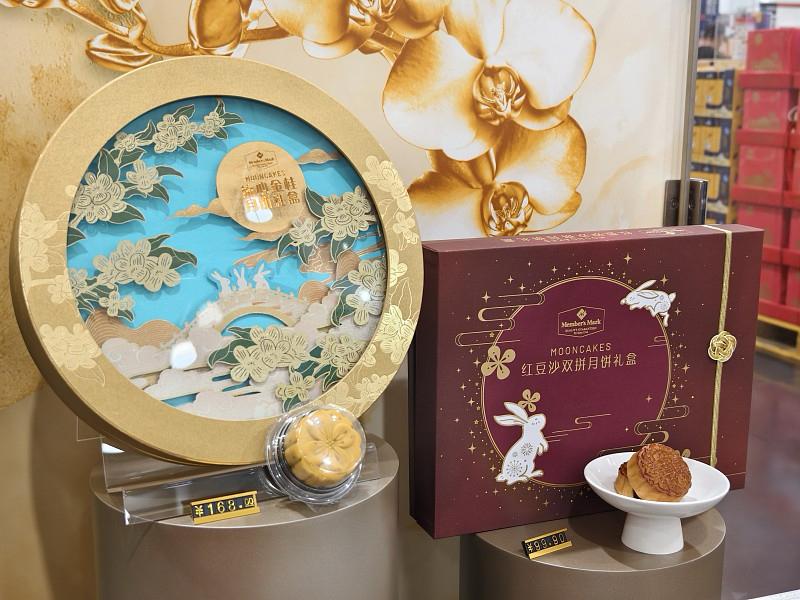月饼市场集体降价“遇冷”，为什么山姆美心月饼原价卖爆？
今年的中秋月饼市场，真的