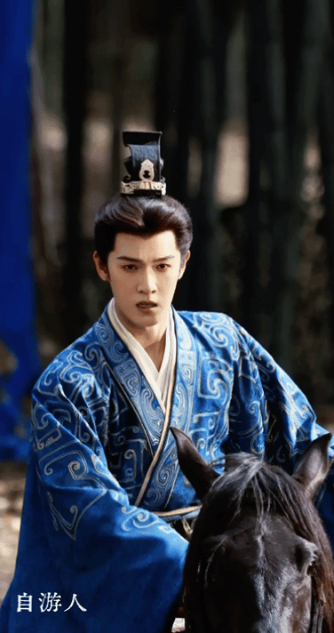 李昀锐掉马李昀锐掉马后还笑嘻嘻的拍一拍安抚马，这么暖心的小林谁能不爱啊🥹！李昀