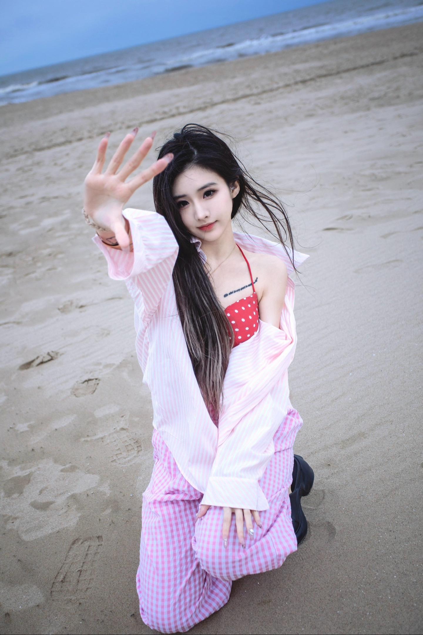 𝑯𝒐𝒍𝒊ᵈᵃʸ☁虽迟但岛👒🏖️