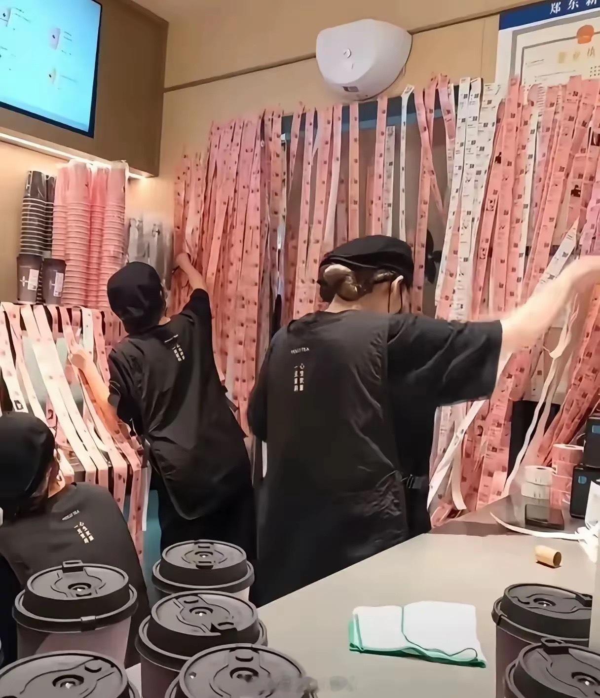 茉莉奶白现在，忙不过来，真的忙不过来了！被LV告赔1030万，不但没凉，反而全国