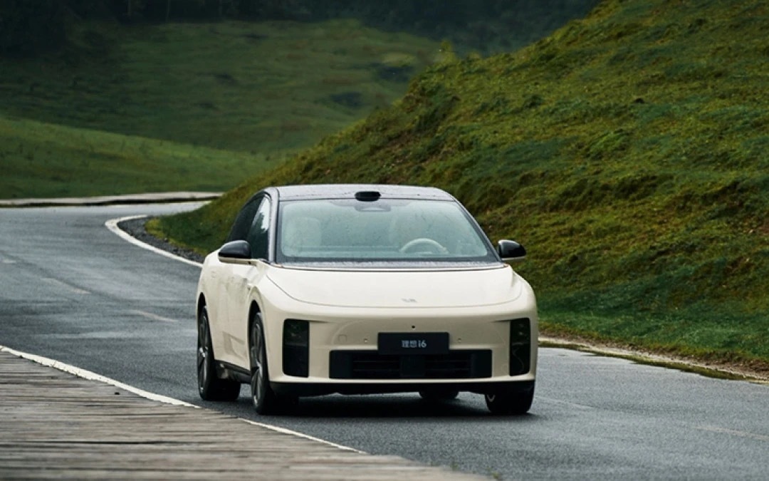 理想这次对i6交付推迟的回应，能看出品牌还是拿出了积极解决问题的态度，没有回避核