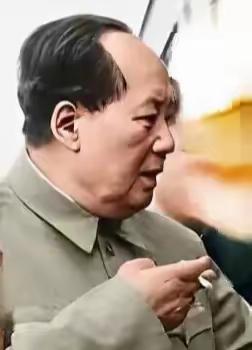 毛主席的手，为何让亿万国人热泪盈眶？
 
谁能想到，一双握过枪、写过雄文的大手，