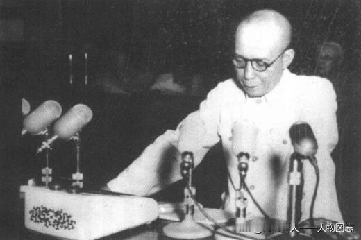 1957年12月10日，李富春在中国工会第八次代表大会上作《关于我国第一个五年计