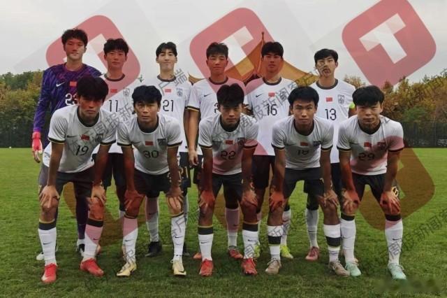 中国2007年龄段U18国青队今天下午在上海东方绿舟基地内与上海海港B队进行了第