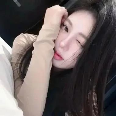 沉醉在冬日的暖阳中，温柔的午后时光。秋日午后的温柔 暖阳治愈瞬间 秋日第一份暖阳