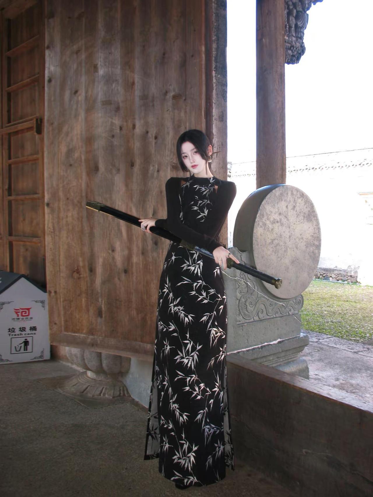 唯此间江湖年少偏爱纵横天下。