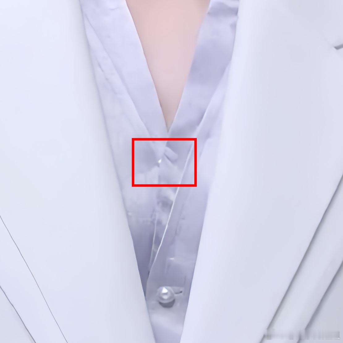 宝宝哥又给自己加扣子了？？