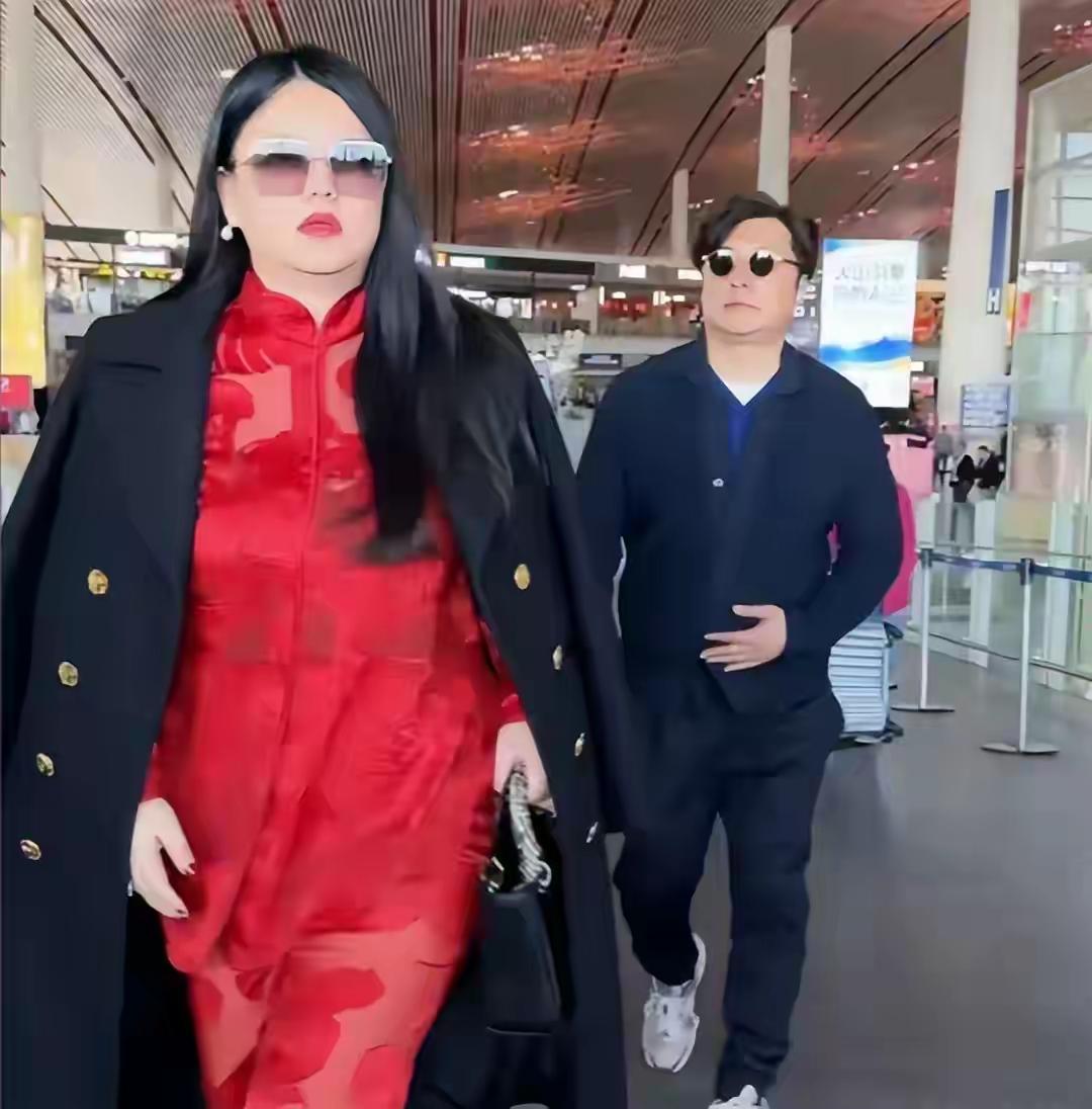 李湘被封，一点都不意外。她有着扭曲的消费观，毫无底线地炫富，还制造社会矛盾。想当