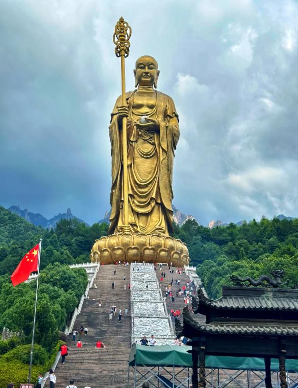 九华山我终于来了

这个天40度

依然躺不住我的诚心