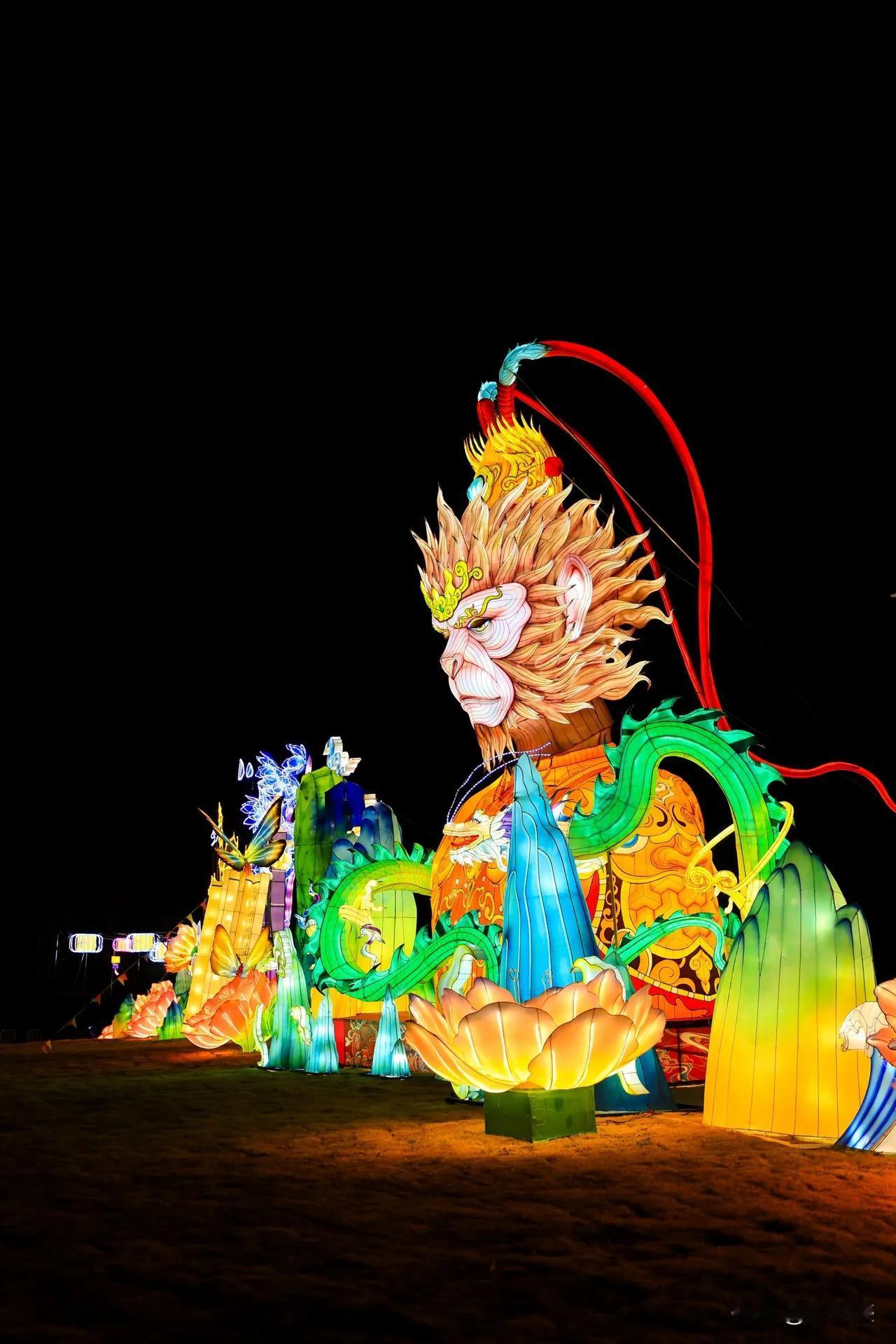 🎈只有花灯，才能与中国年更搭配。80多种灯组，600余个自贡花灯，精彩纷呈的主