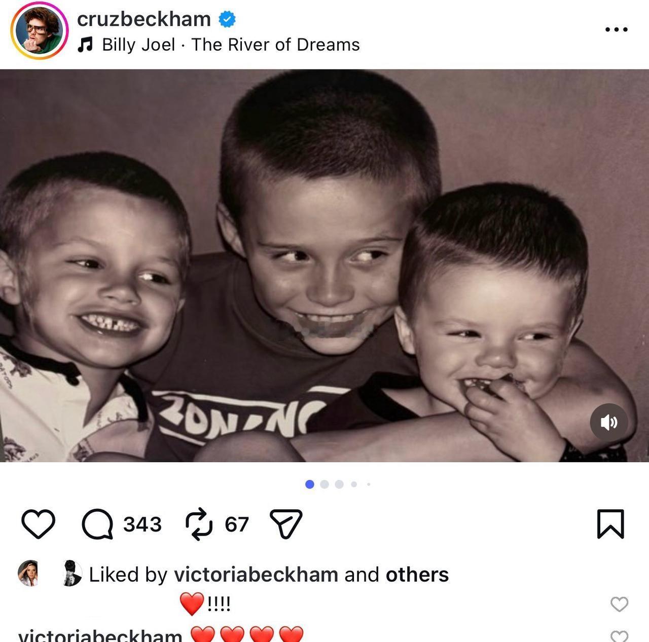 🙉不是决裂了么[what]
Cruz发了张小时候大布搂着他跟Romeo的合照…