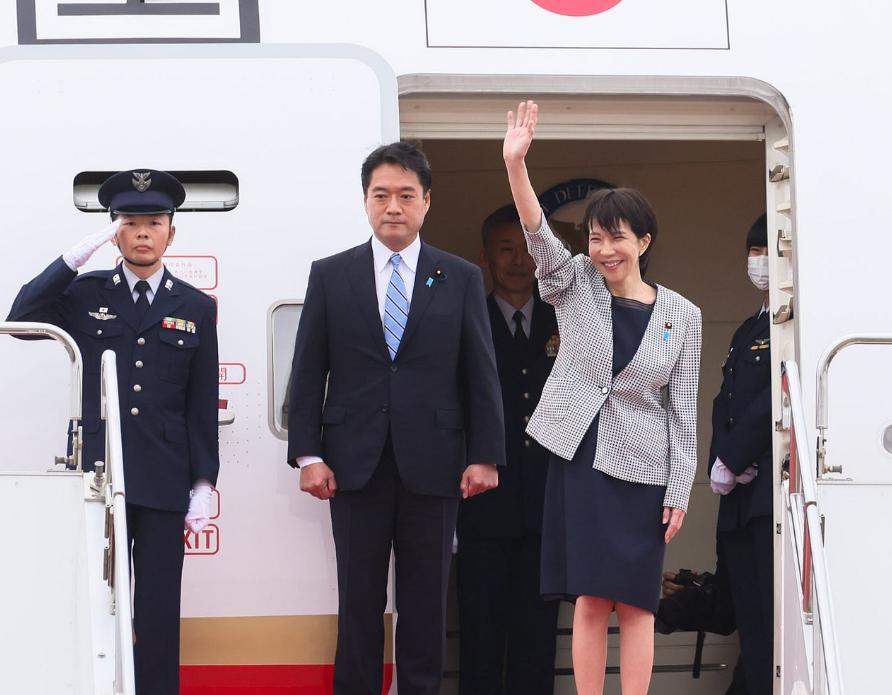 高市早苗狂踩红线！“亡国答辩”炸翻全网！

        竟把台湾问题和日本存