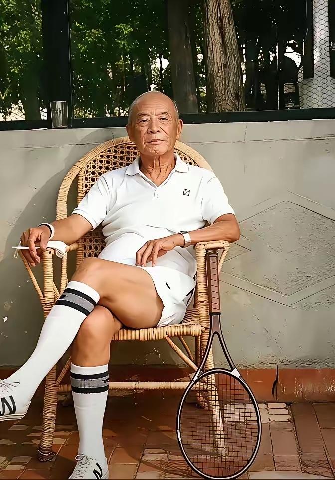 他是谁？估计90%的军史迷都一定会认出来！