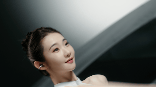 #张艺凡李响双人共舞没看够##张艺凡李响共舞杀疯了#不愧是专业学舞蹈出身，是路人