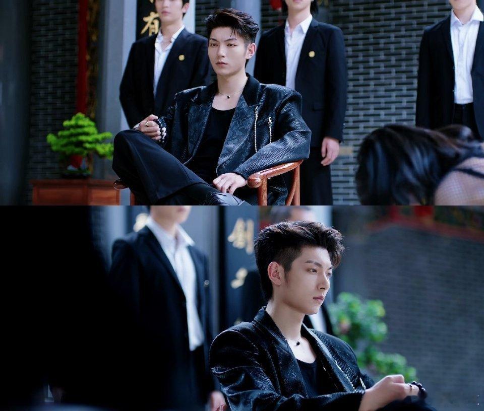 樊治欣新剧顶着疯批脸做裙下臣 “你不怕我是恶鬼”，转头就把所有温柔都给郝雨。季知