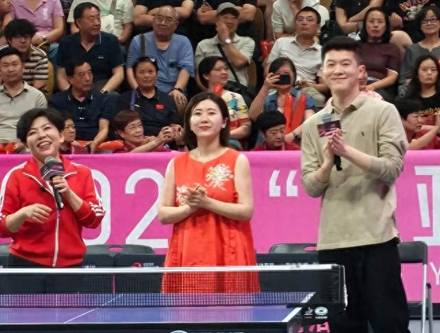 38岁福原爱现身中国，消瘦许多状态回春，疑似和前夫给女儿过生日