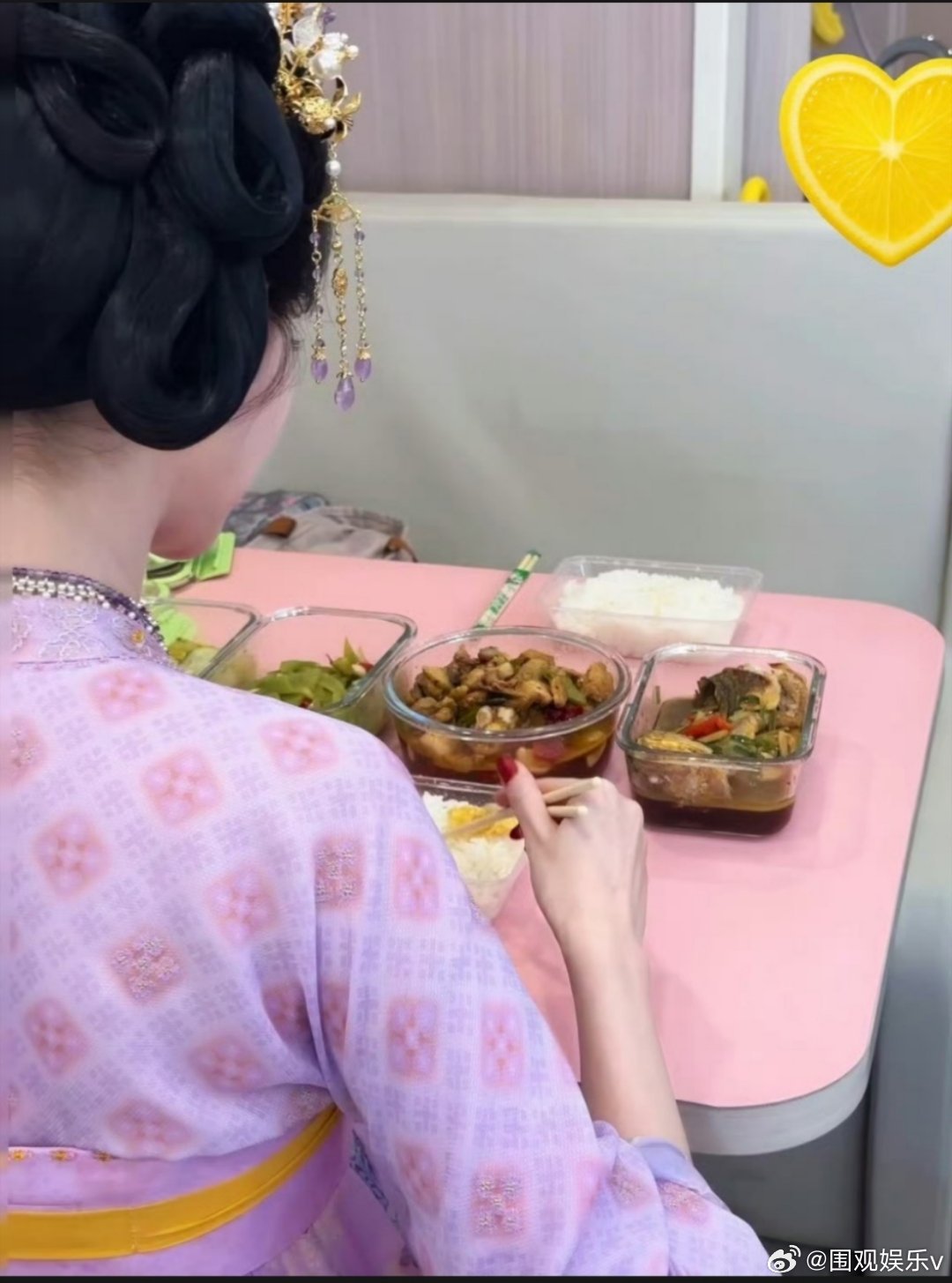 孟子义增肥了快十斤 看到孟姐有在好好吃饭，我就放心了，我们公主正是长身体的年纪，
