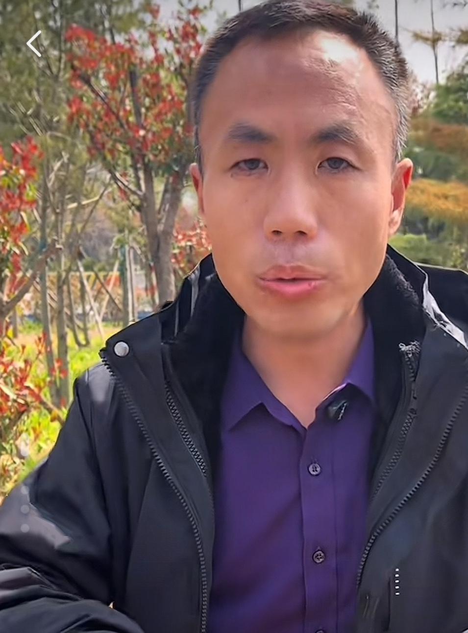 申聪的爸爸申军良称：这个人我“追了她十年”，听到这个消息，我心都快跳出来了。这几