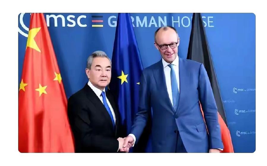 默茨终于开窍了！德国对华投资暴增55％，这就说明跟美国混真没前途。在慕尼黑安全会