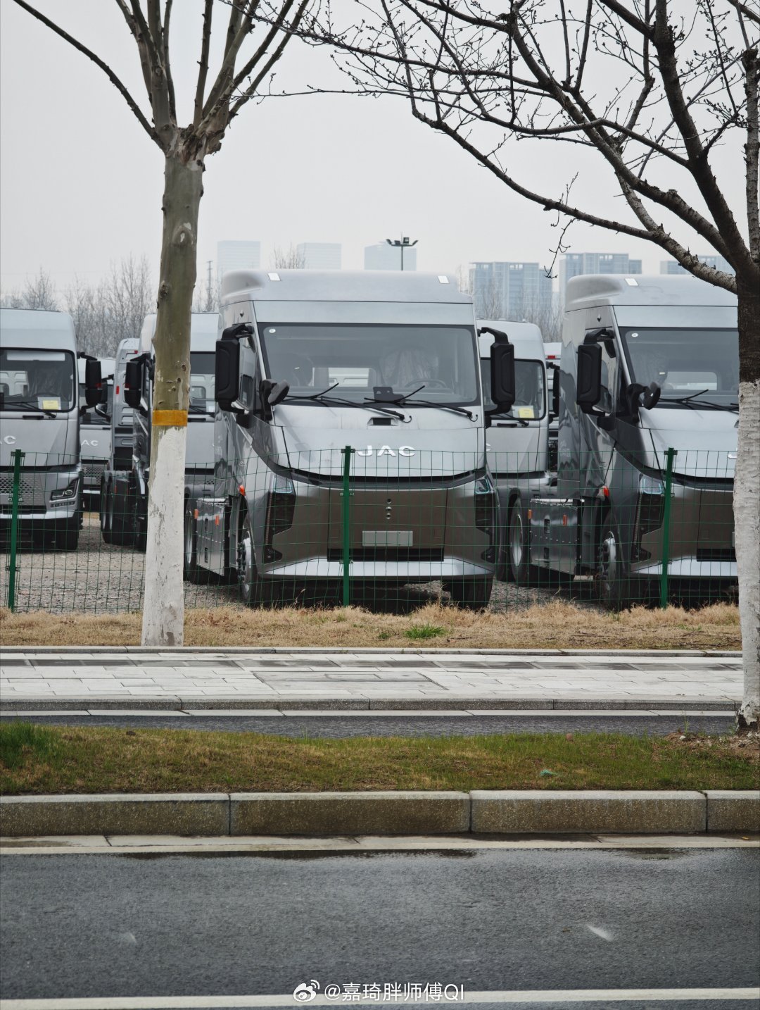 今天在合肥看见江淮的皮卡，现在皮卡也挺帅的大v聊车
