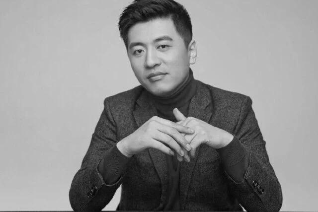 去年大S，今年张雪峰，人间离合太匆匆

昨天下午，网传张雪峰去世，但消息未经证实