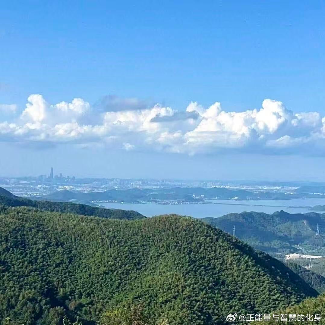 当所有人都在夸奖你时，你要问问自己，是不是真的像他们说的那么好，当周围的人对你一