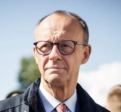 德国人掩耳盗铃已到了匪夷所思的地步——在记者会上，面对“是谁将德国从纳粹主义中解
