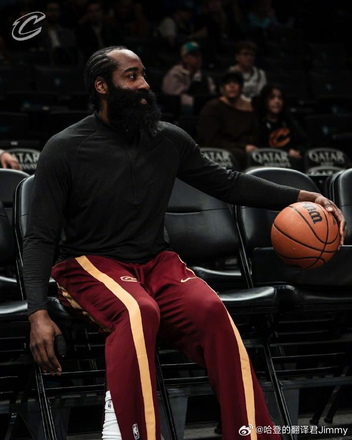 哈登在赛后说：“只要我还能运球，我就能上场。虽然还没办法像我想要的那样去运球，但