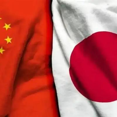 假设中日两国之间爆发冲突，中国除了人口总数多这一点之外，其余所有方面全是短板。诸