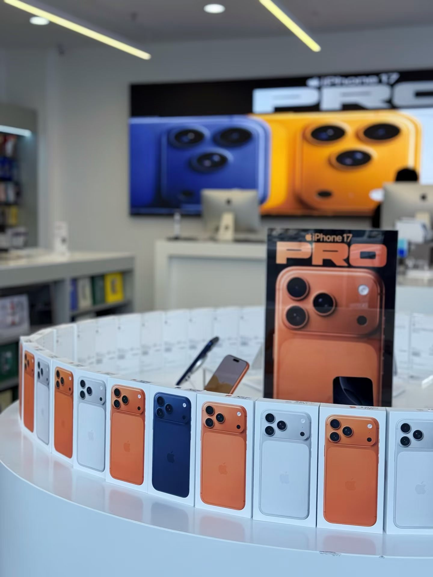 iPhone 17全系价格虽然没有官调，但电商优惠开始缩水，批发渠道小幅涨价，就