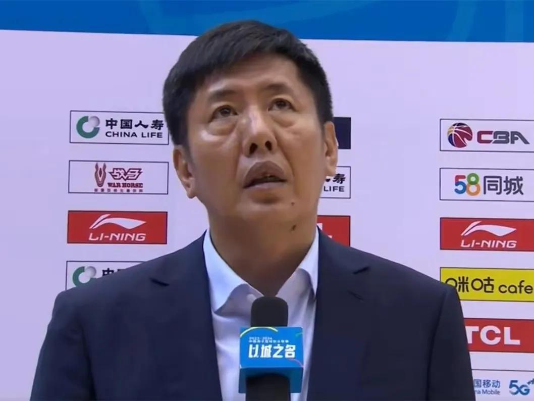 山东男篮89-106不敌天津男篮。赛后发布会上，主教练丁伟认为球队前三节执行能力