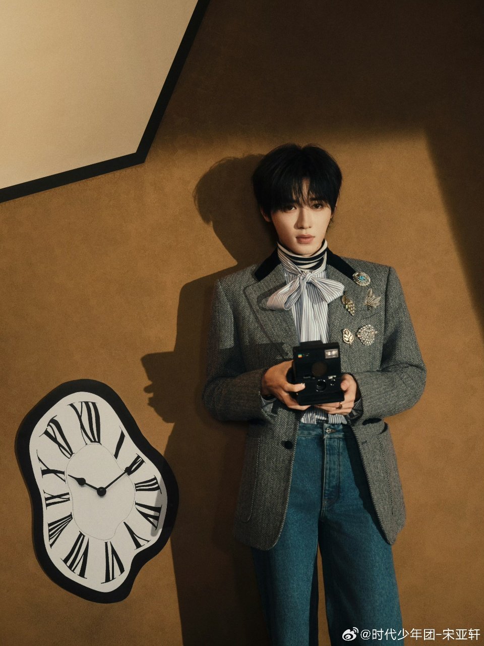 宋亚轩上身全套华伦天奴宋亚轩全套华伦天奴！ 宋亚轩上身全套华伦天奴！ 