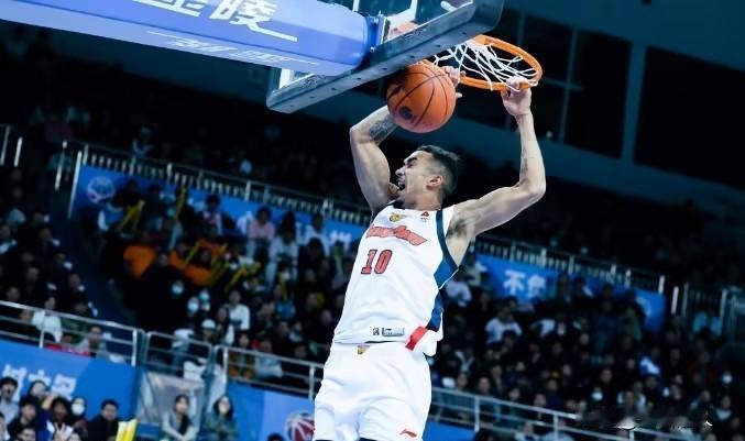 广东变双外援，奎因缺席与北京一战，保持不败很难




广东这边外援麦考尔还不能