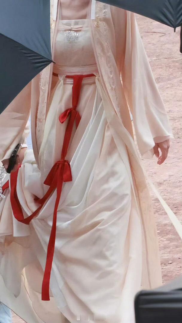 梳化：佩佩｜服装：艾闻 祖儿可以再长点肉 