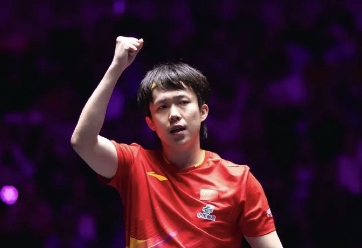 王楚钦本赛季国际赛事12冠 国乒领军人统治力拉满！2025赛季豪揽12座国际冠军