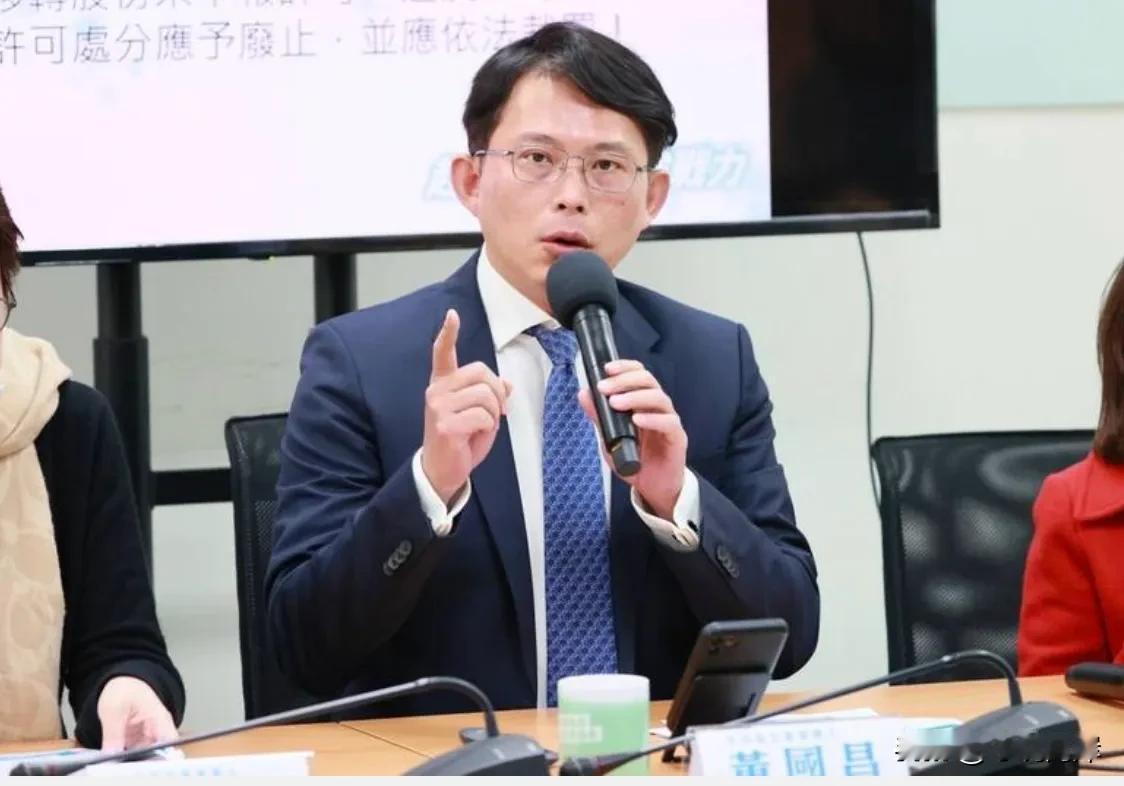 黄国昌直呛民进党立院党团总召柯建铭，痛批柯建铭左右台湾立法机构的时代已经结束。针