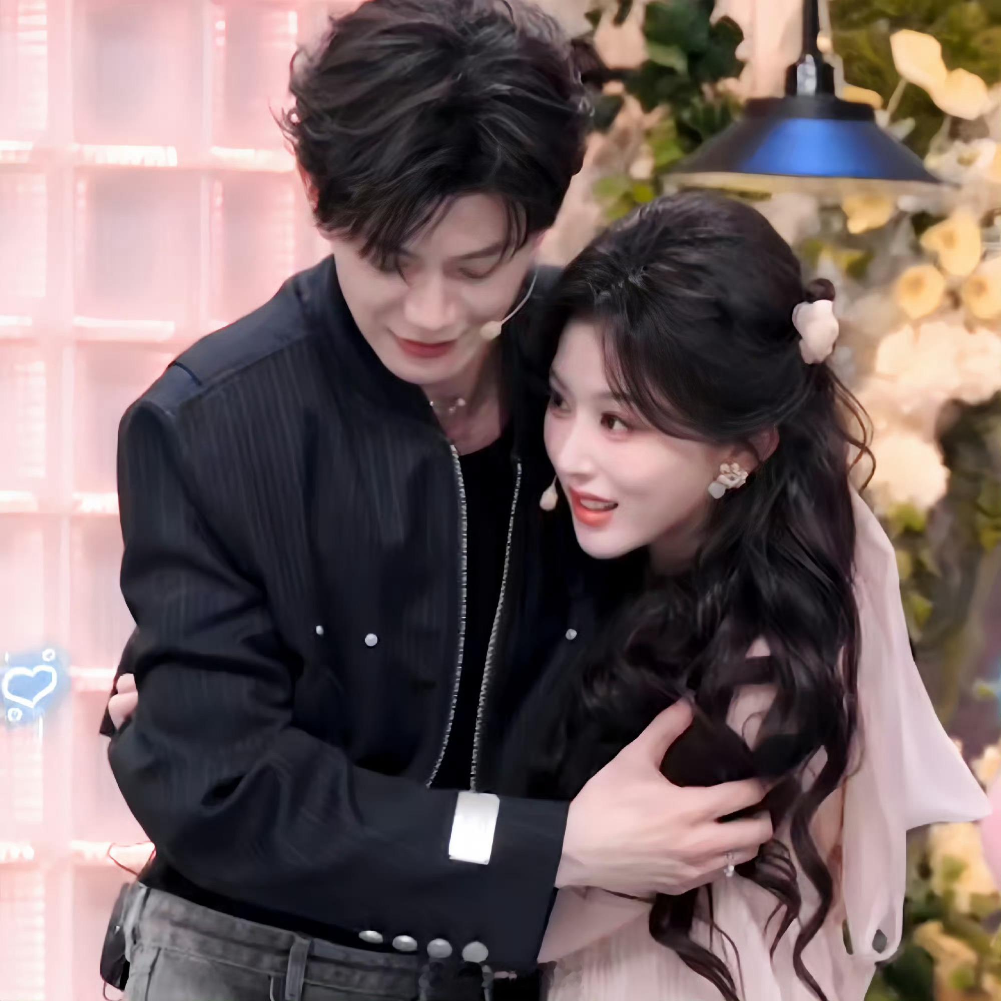 邓凯孔雪儿没去庆功宴邓凯孔雪儿没参加逐玉庆功宴懂了，这是把“BE美学”从戏内贯彻