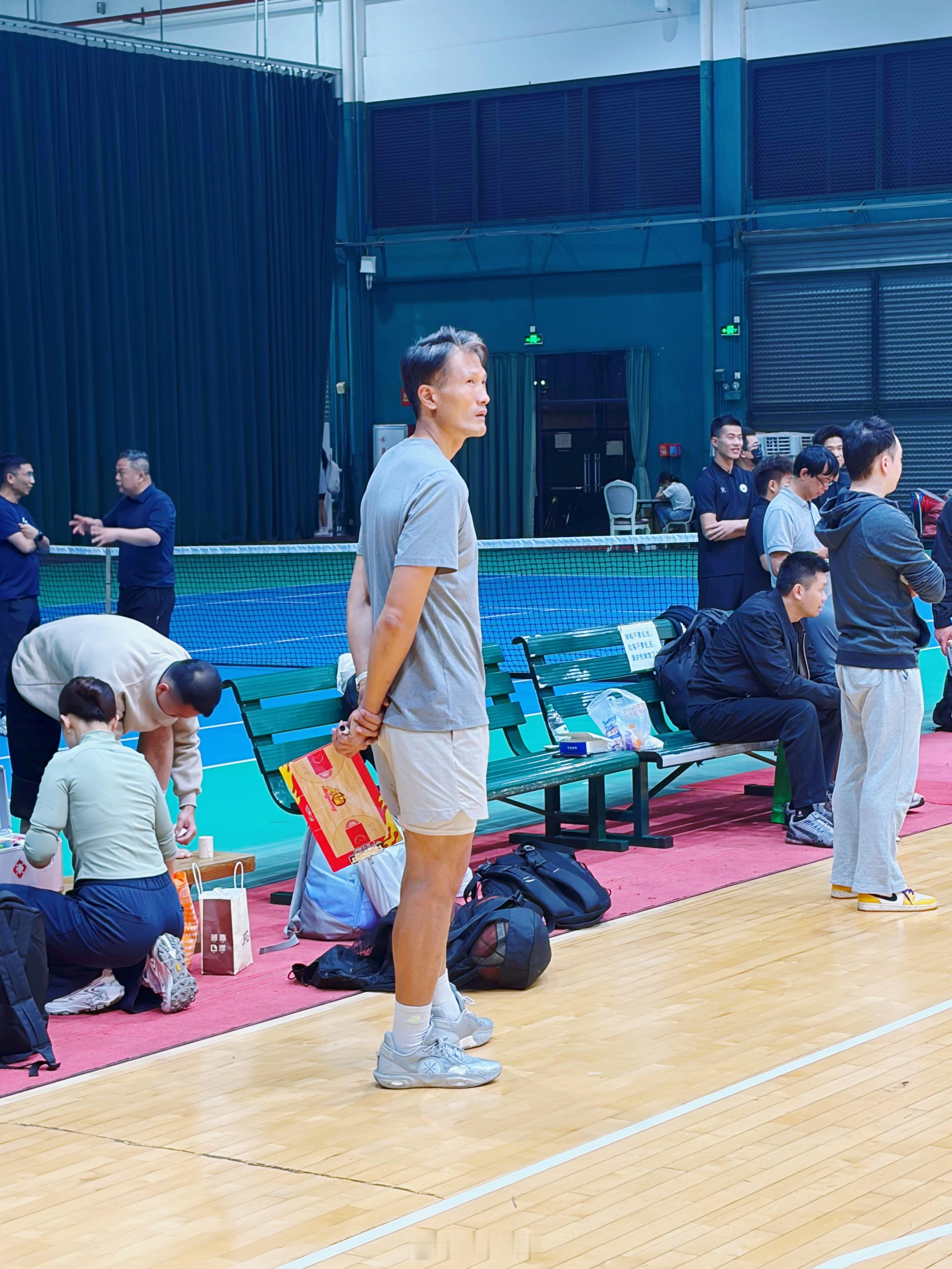 熟悉的身影。粤ba广东省城市篮球联赛广东宏远 广州·广东工业大学龙洞校区