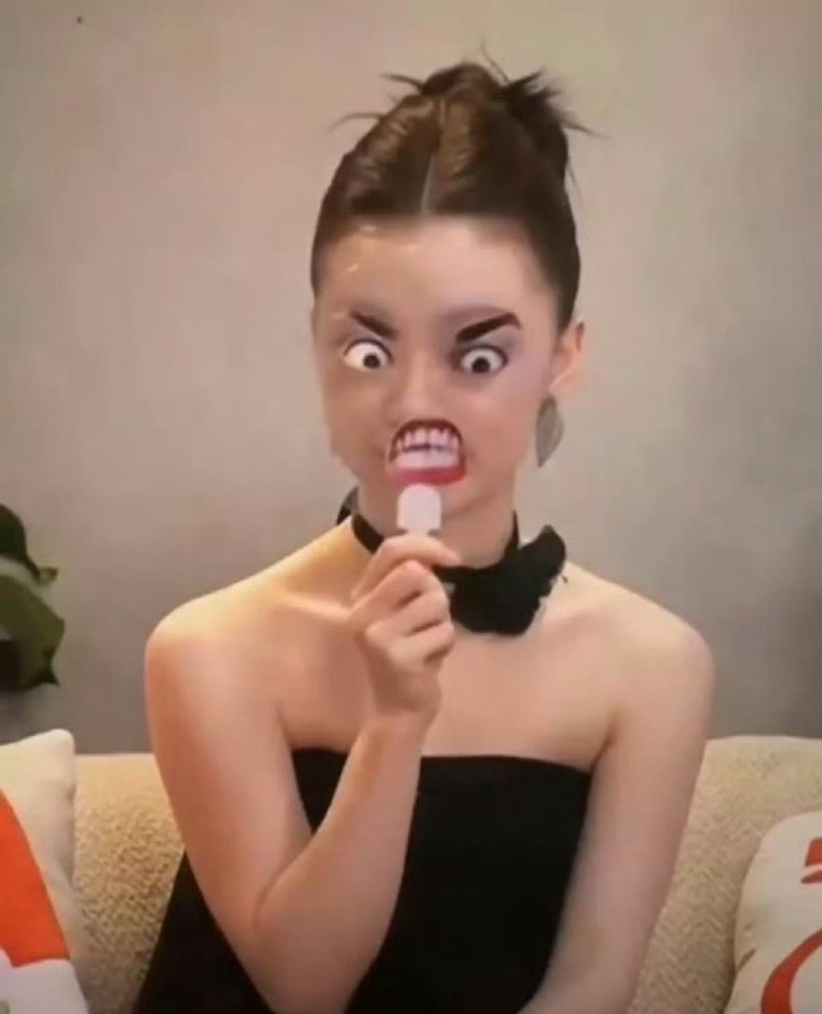 我不行了这个单依纯。。。单依纯已经沉浸在自己的艺术里了 ​​​