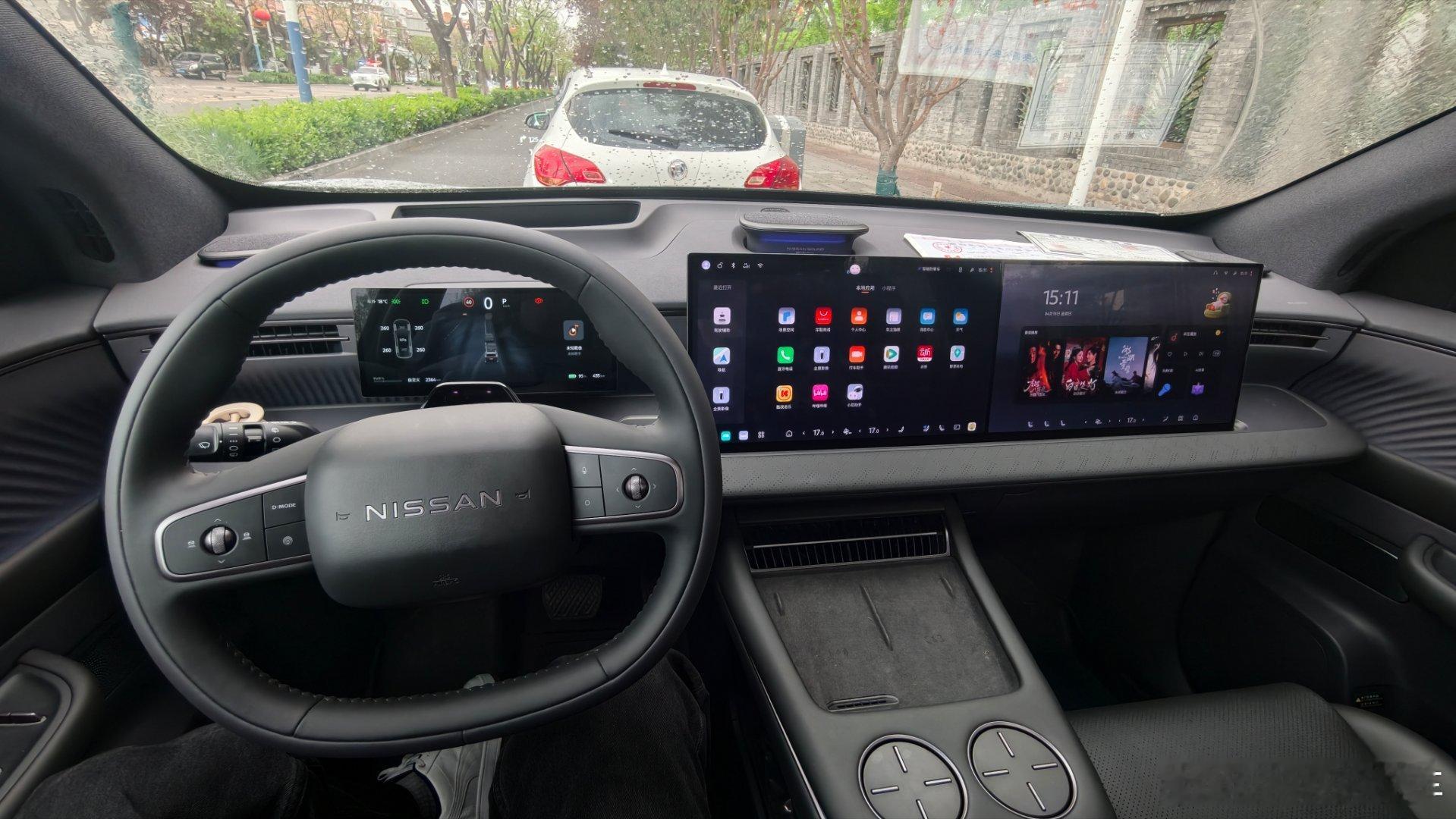 拍着拍着突然下雨了正好给智驾上上强度