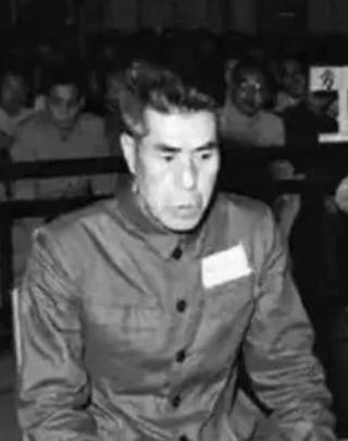 1957年，许世友的警卫连长去上海出差，路上跟一个男人擦肩而过，这不是日本特务吗