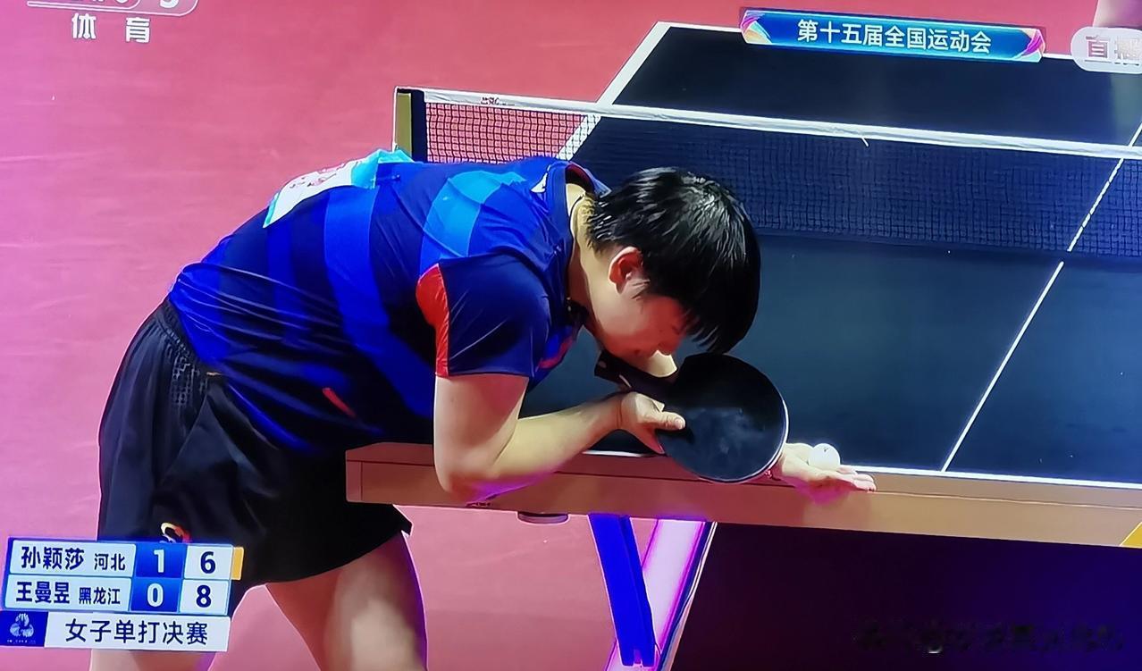 “一流的球员遇到末流的教练”，这是昨晚女乒巅峰对决时的一幕。孙颖莎王曼玉实力相当